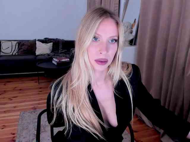 ToxicBlonde webcam