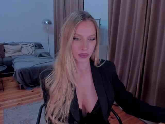ToxicBlonde webcam