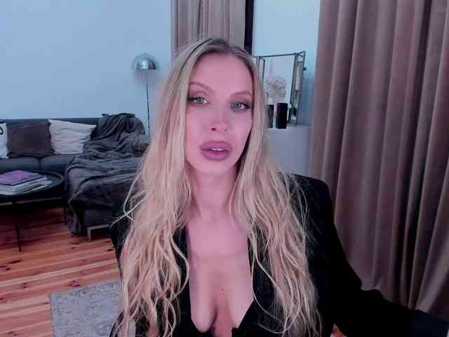 ToxicBlonde webcam