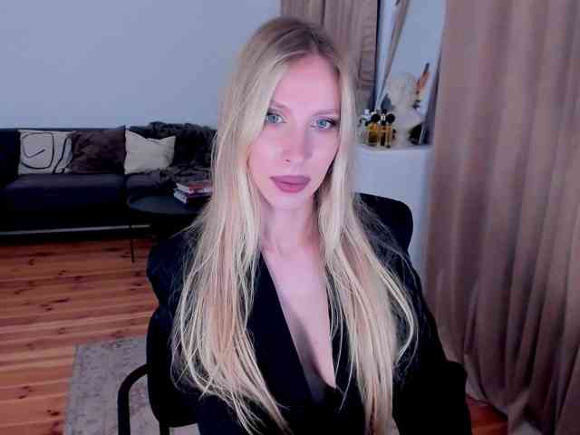 ToxicBlonde webcam