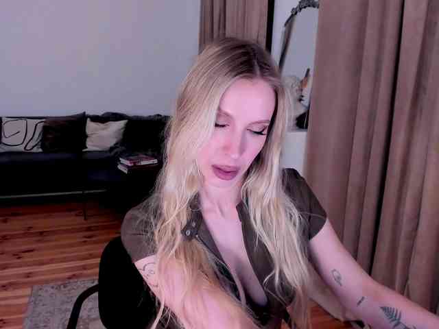 ToxicBlonde webcam