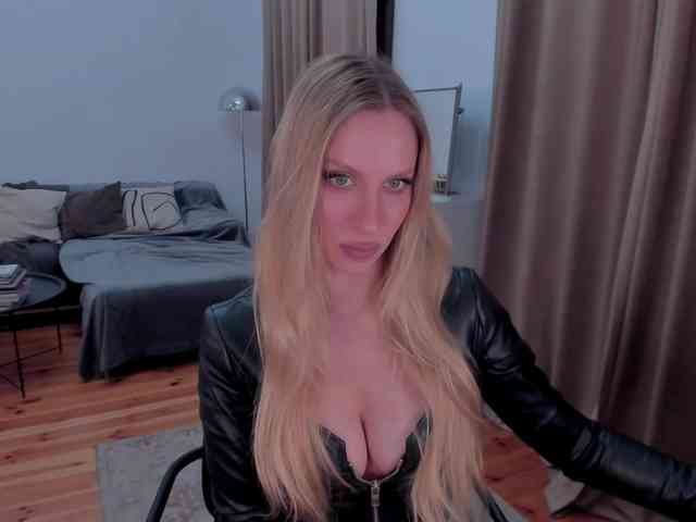 ToxicBlonde webcam