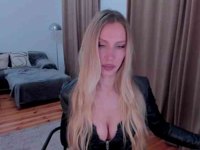 ToxicBlonde webcam