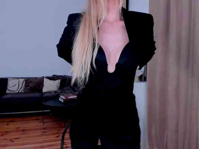 ToxicBlonde webcam