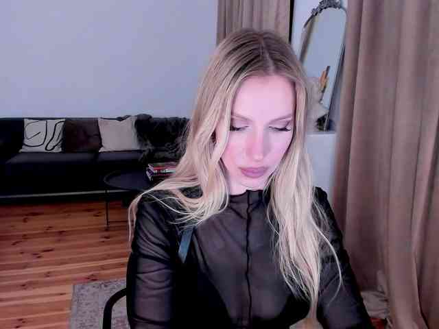 ToxicBlonde webcam