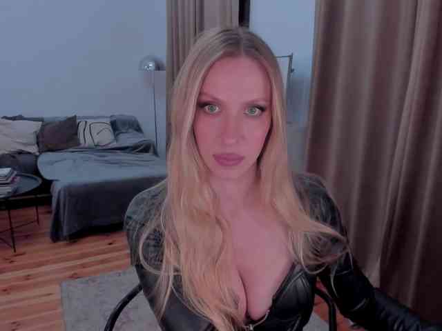 ToxicBlonde webcam