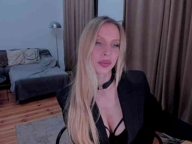 ToxicBlonde webcam