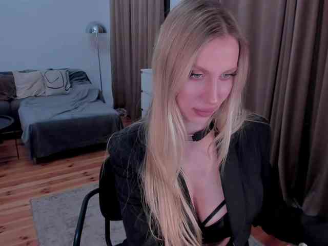 ToxicBlonde webcam