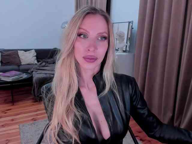 ToxicBlonde webcam
