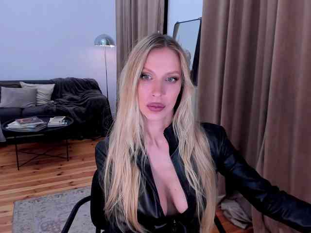 ToxicBlonde webcam