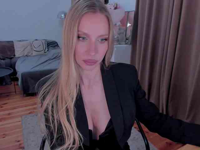 ToxicBlonde webcam