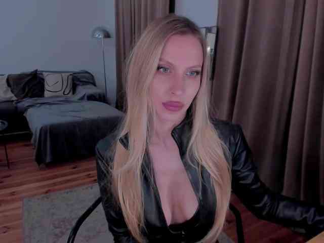 ToxicBlonde webcam