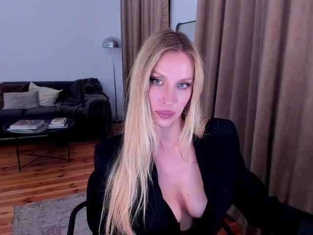 ToxicBlonde webcam