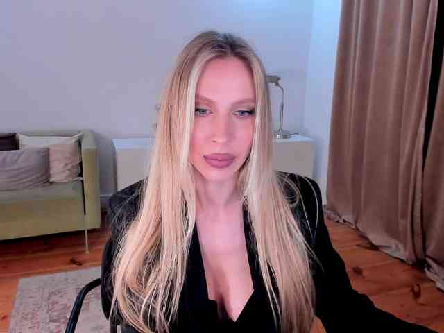 ToxicBlonde webcam