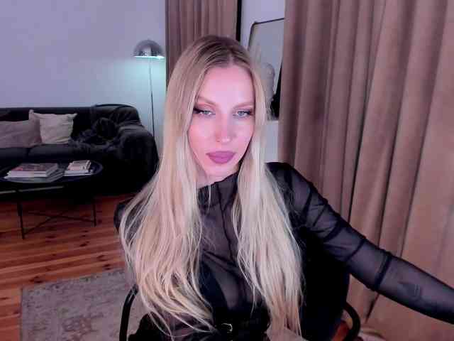 ToxicBlonde webcam