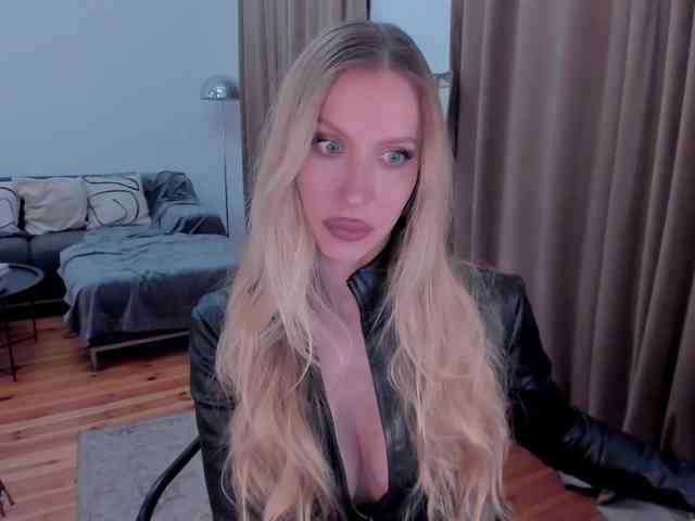 ToxicBlonde webcam