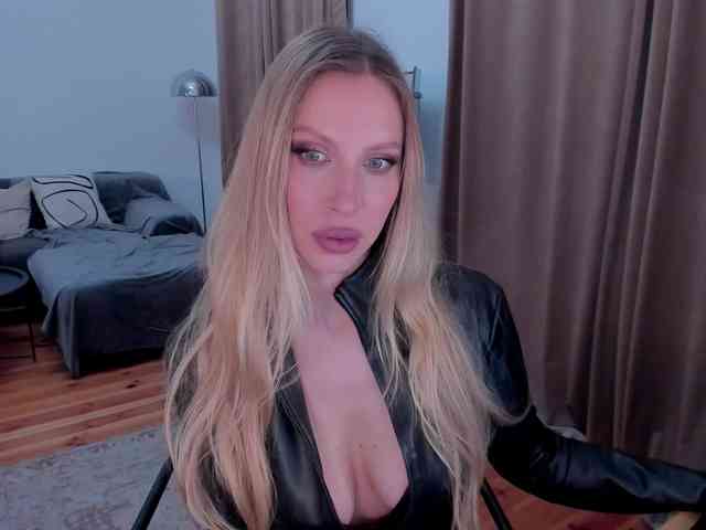 ToxicBlonde webcam