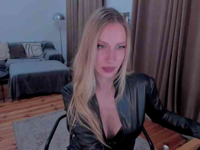 ToxicBlonde webcam