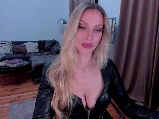 ToxicBlonde webcam