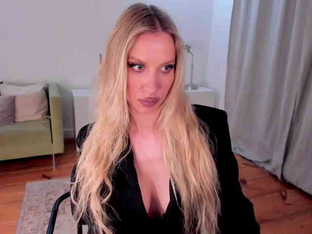 ToxicBlonde webcam
