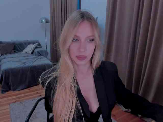 ToxicBlonde webcam