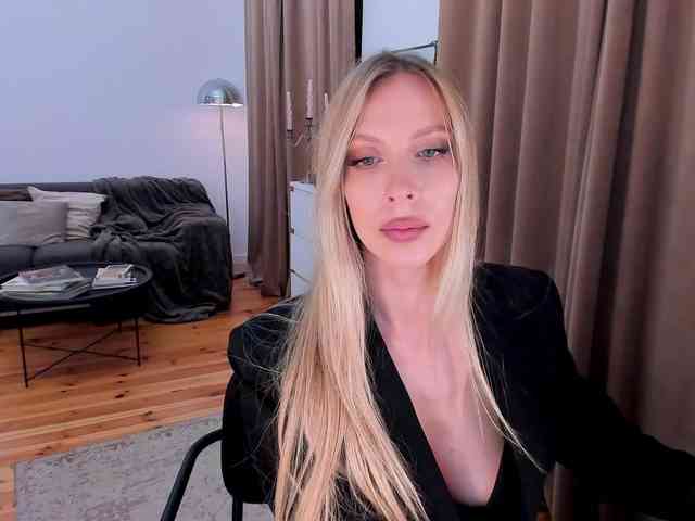 ToxicBlonde webcam