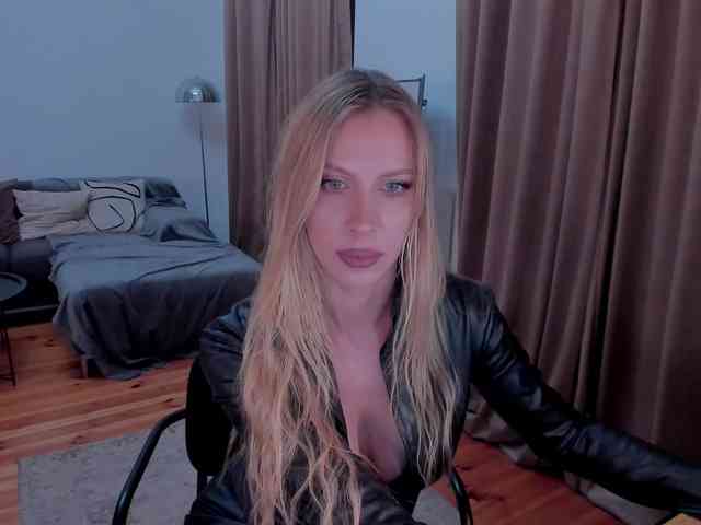 ToxicBlonde webcam