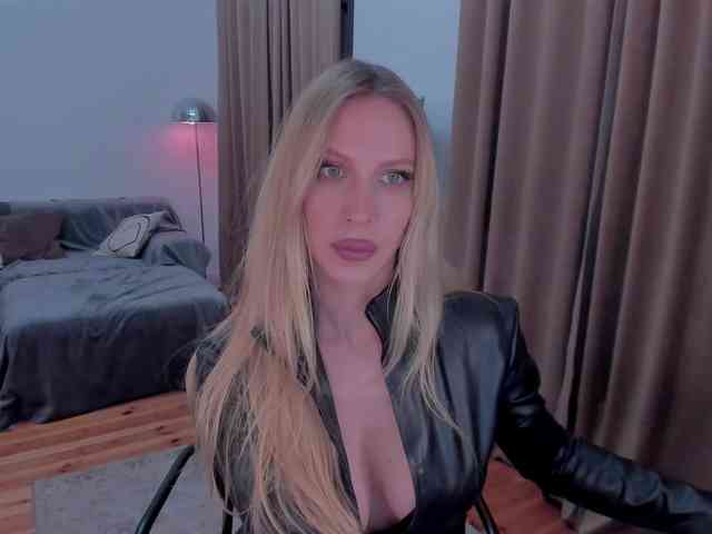 ToxicBlonde webcam