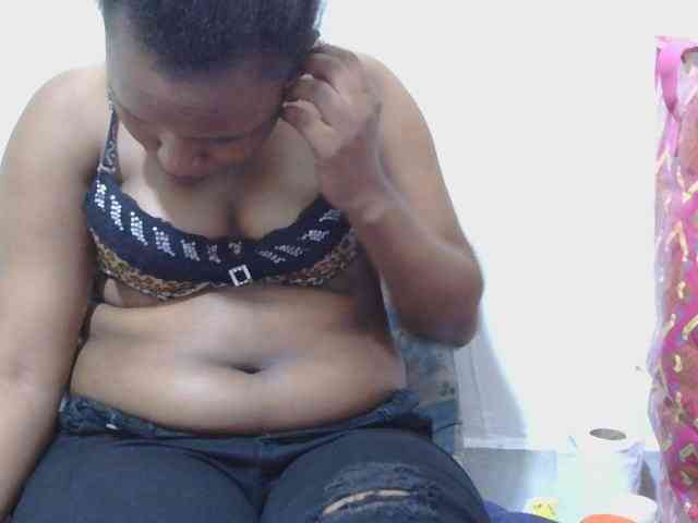 lovelypussy1 webcam