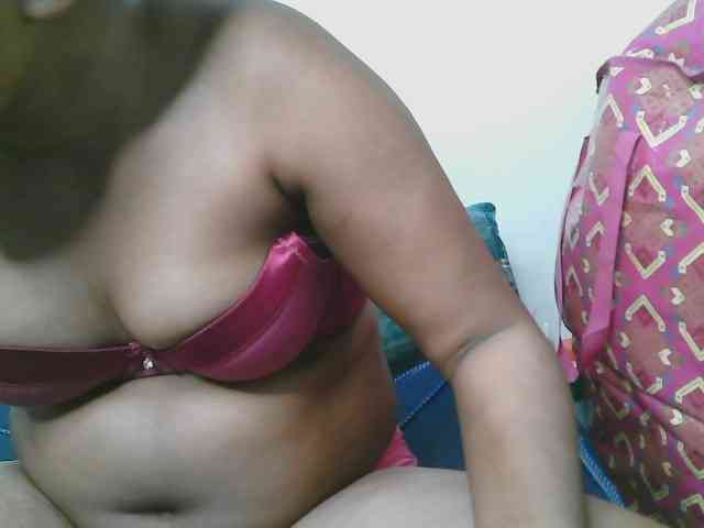 lovelypussy1 webcam