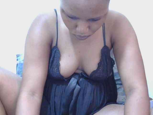lovelypussy1 webcam