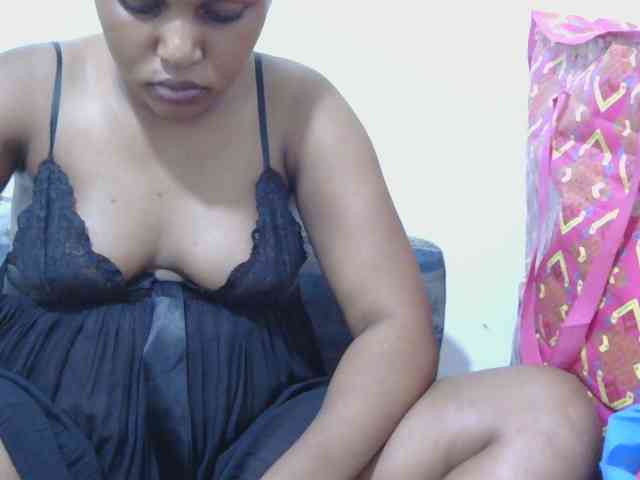 lovelypussy1 webcam