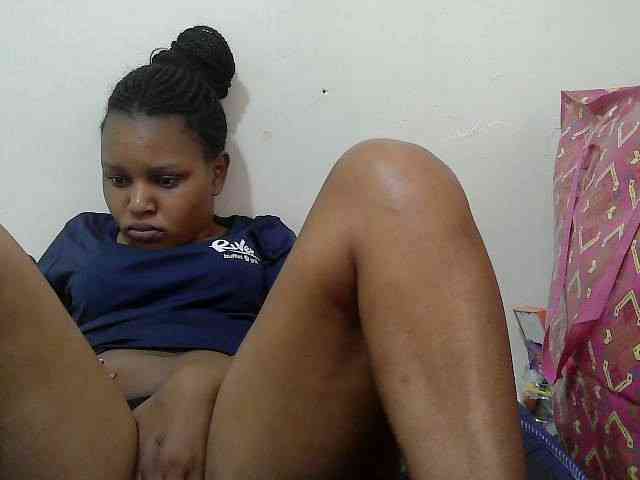 lovelypussy1 webcam