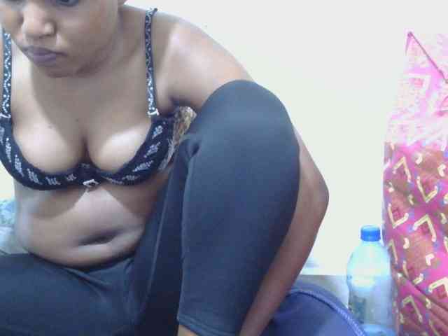 lovelypussy1 webcam