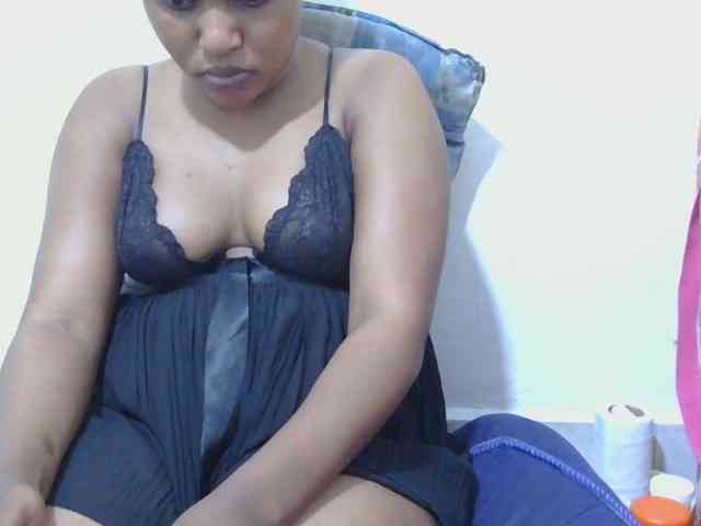 lovelypussy1 webcam