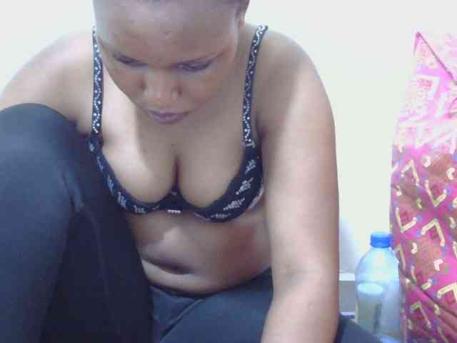 lovelypussy1 webcam