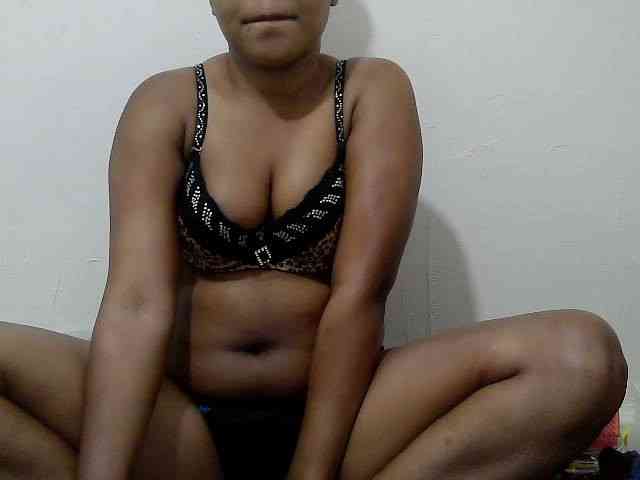 lovelypussy1 webcam