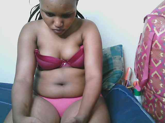 lovelypussy1 webcam