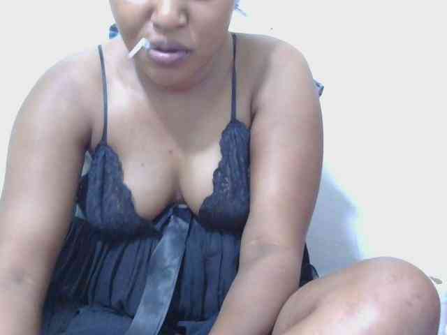 lovelypussy1 webcam
