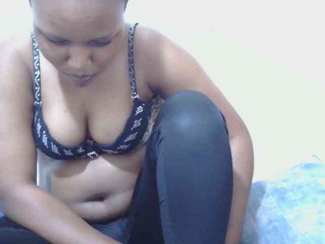 lovelypussy1 webcam