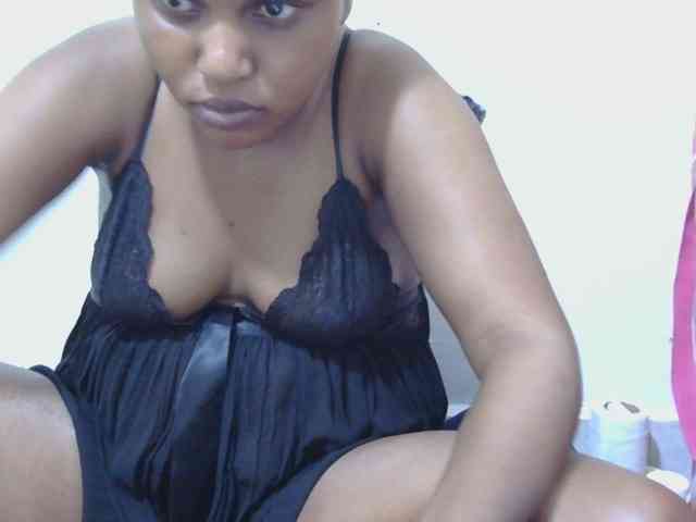 lovelypussy1 webcam