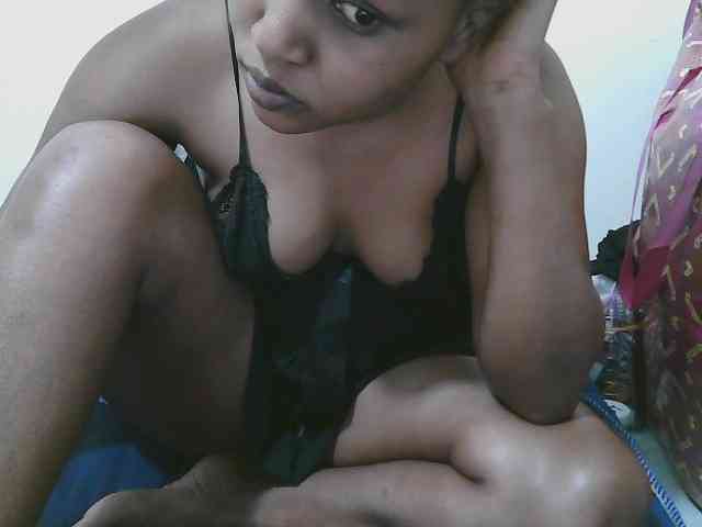 lovelypussy1 webcam
