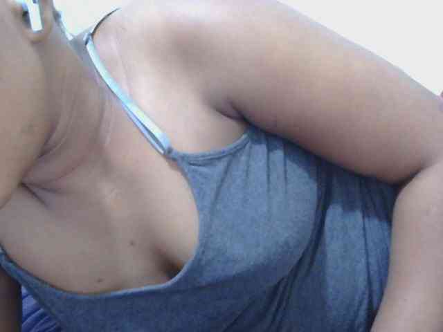 lovelypussy1 webcam