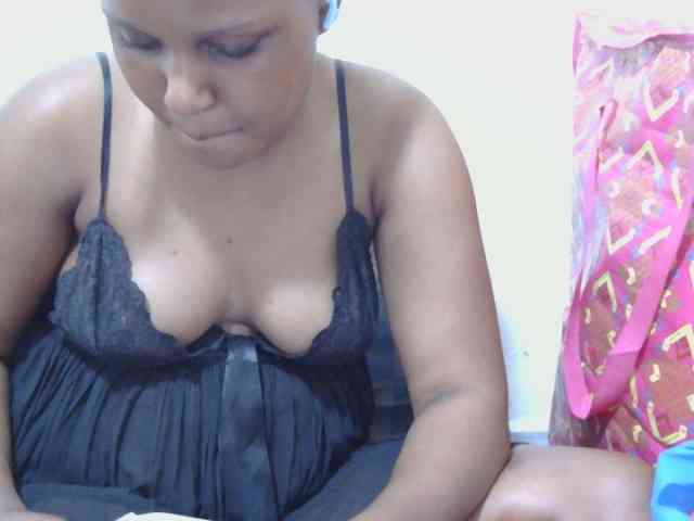 lovelypussy1 webcam