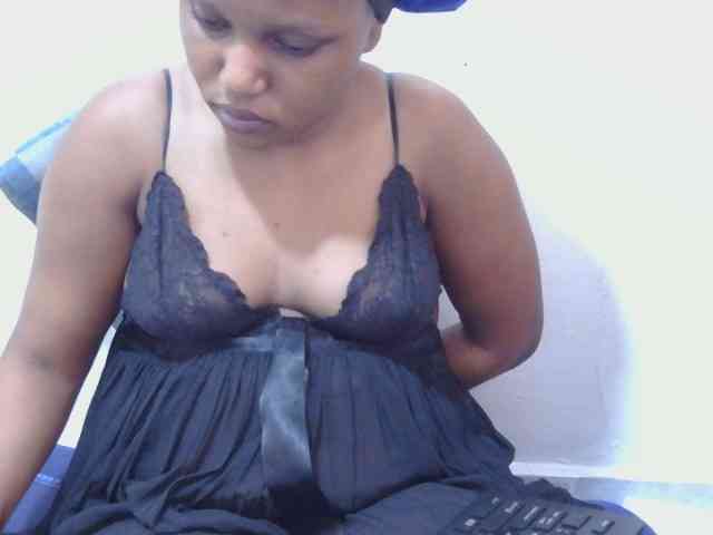 lovelypussy1 webcam