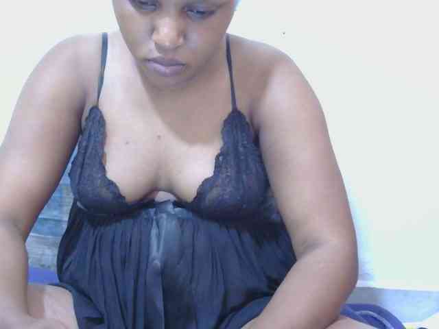 lovelypussy1 webcam