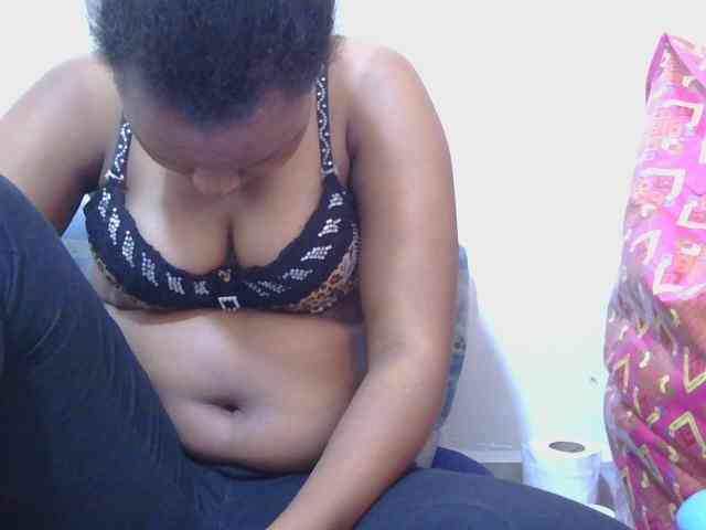 lovelypussy1 webcam