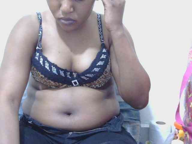 lovelypussy1 webcam
