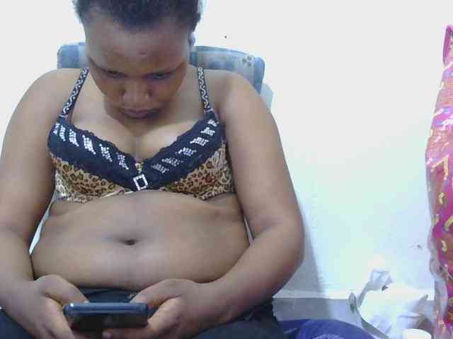 lovelypussy1 webcam