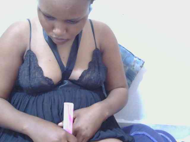 lovelypussy1 webcam